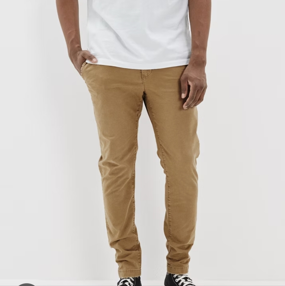 Men’s American Eagle Flex Athletic Skinny Chino Khakis